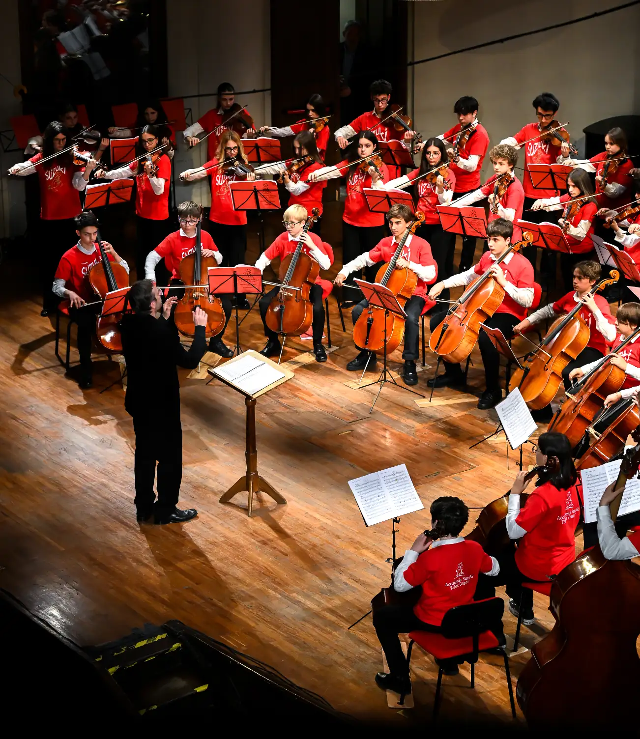 L'Orchestra Suzuki suona